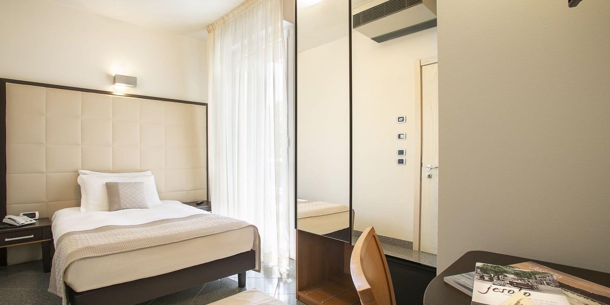 Park Hotel Ermitage Resort & Spa 리도 디 예솔로 외부 사진