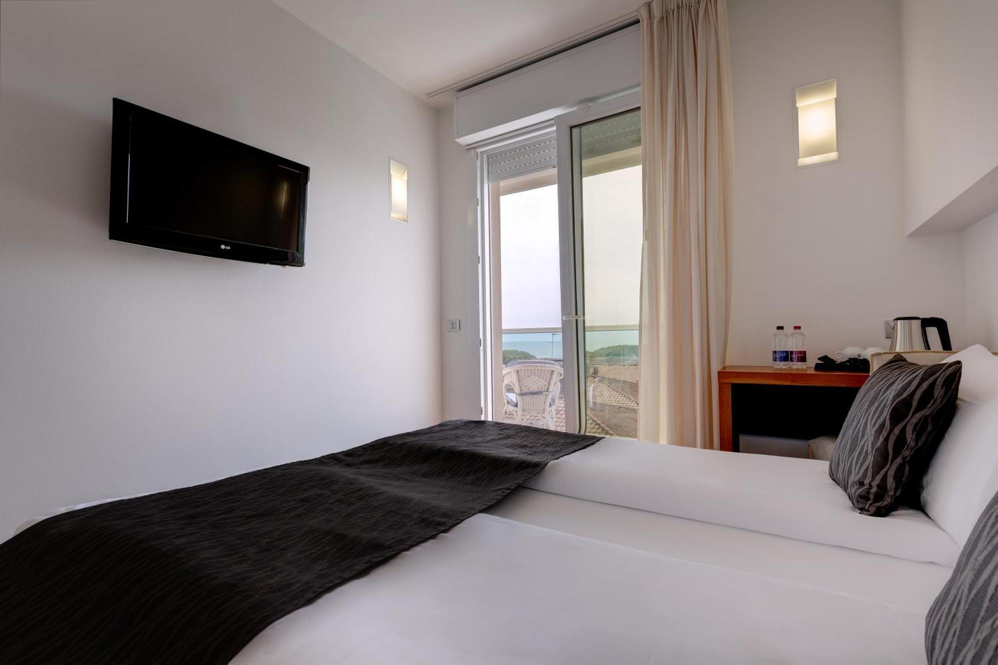 Park Hotel Ermitage Resort & Spa 리도 디 예솔로 외부 사진