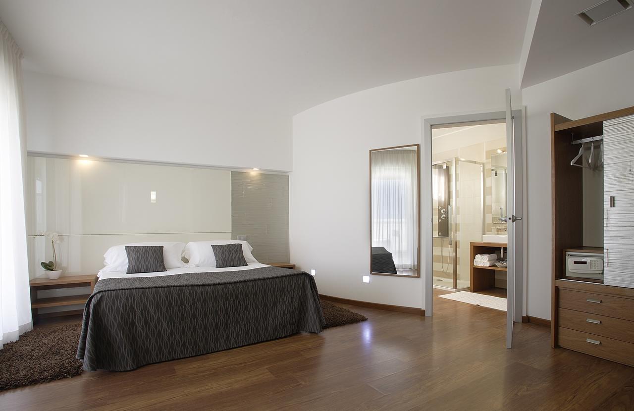 Park Hotel Ermitage Resort & Spa 리도 디 예솔로 외부 사진